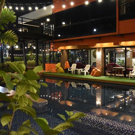 Thongtara House Boutique Srinakarin Hotel Banguecoque Exterior foto