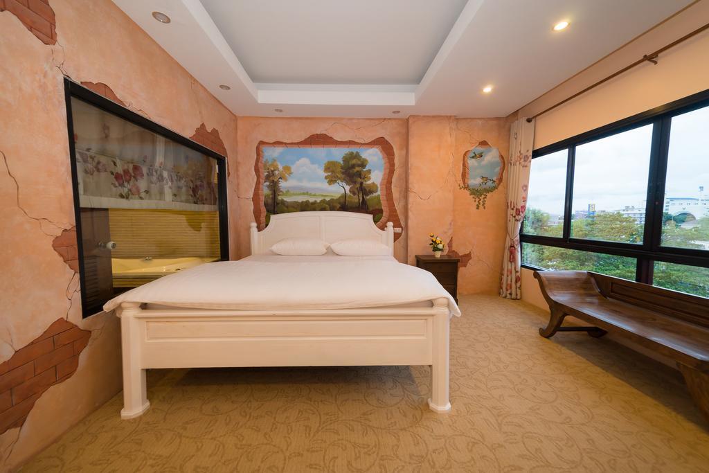 Thongtara House Boutique Srinakarin Hotel Banguecoque Quarto foto