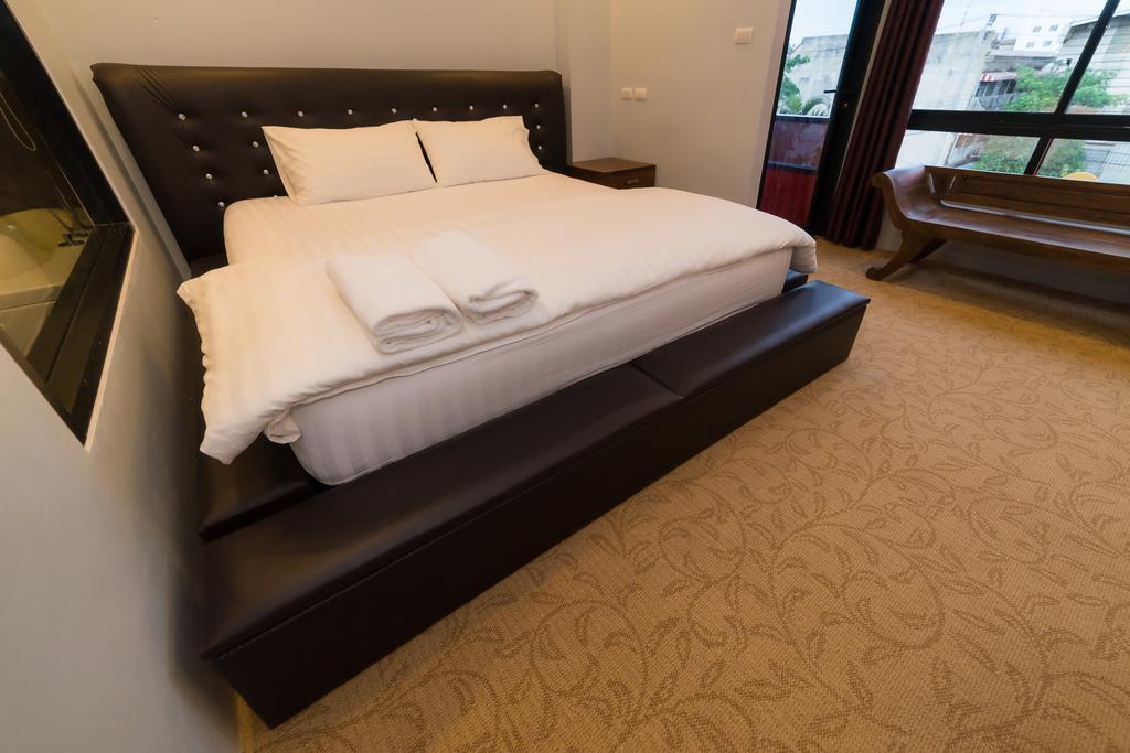 Thongtara House Boutique Srinakarin Hotel Banguecoque Quarto foto